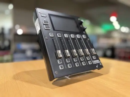 BOSS GCS-5 Recording/ Streaming Mixer 2